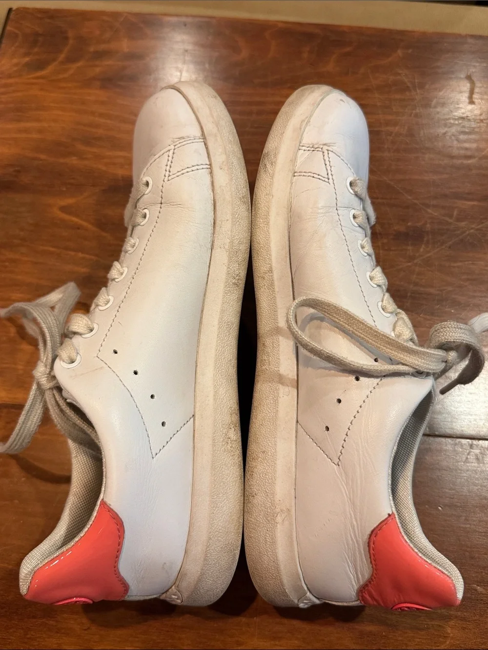 Tory Burch Women’s Sneakers 8 White Leather Comfort Travel Peach Logo